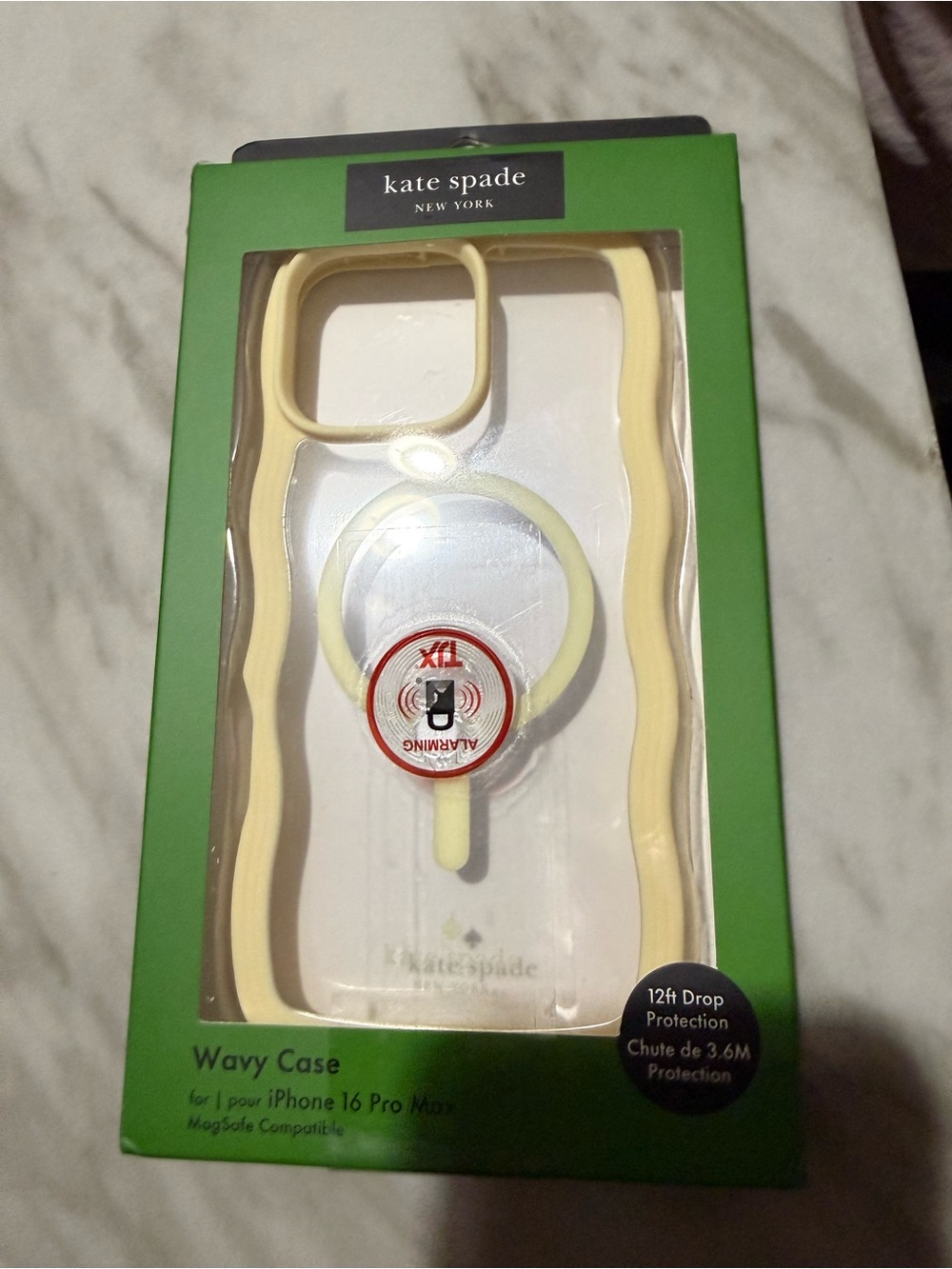 kate spade Pale Yellow Wavy iPhone 16 pro max Case